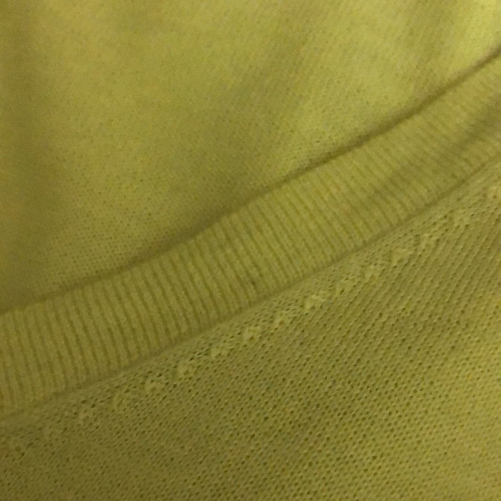 New very nice light sweater - Picture 3 of 3